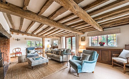 Location Creation:Lake House:sitting room