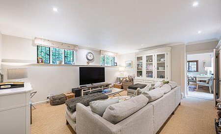 Location Creation:Lake House:tv room