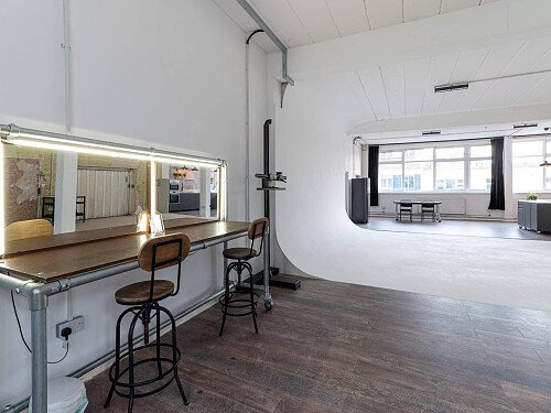 photography-studio-london-scaled-scaled