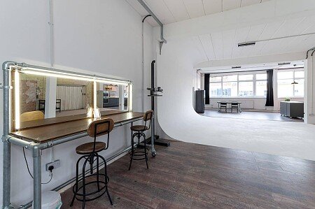 photography-studio-london-scaled-scaled