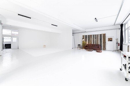 photography-studio-hire-69_drops_studios-0752-scaled