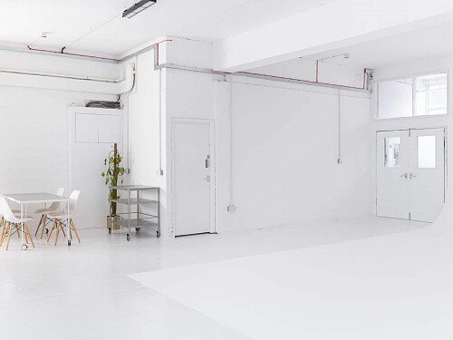 photography-studio-hire-69_drops_studios-0721-scaled