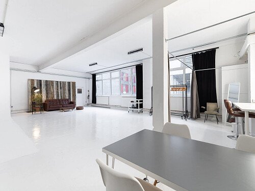 photography-studio-hire-69_drops_studios-0742-scaled