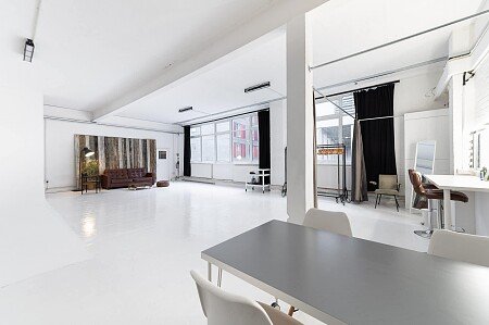 photography-studio-hire-69_drops_studios-0742-scaled