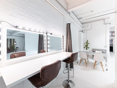 Photo-Studio-Hire-London-69-drops-Studio-6-scaled