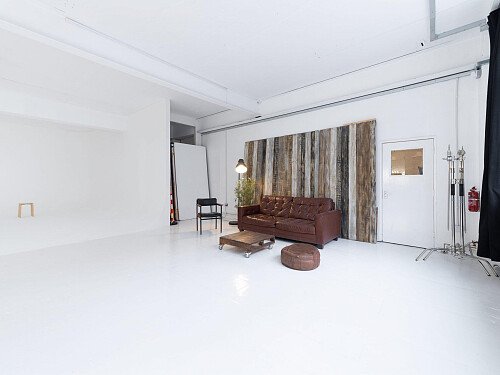 Photo-Studio-Hire-London-69-drops-Studio-2-scaled