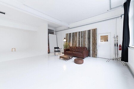 Photo-Studio-Hire-London-69-drops-Studio-2-scaled