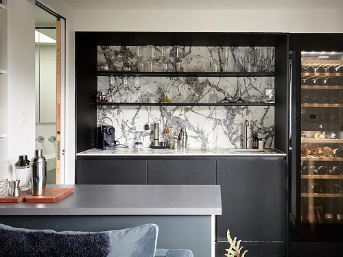 Location Creation:Chiswick Dock:bar