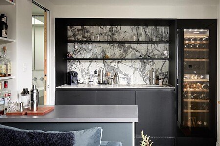 Location Creation:Chiswick Dock:bar