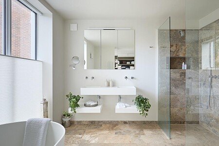 Location Creation:Chiswick Dock:master bathroom 2