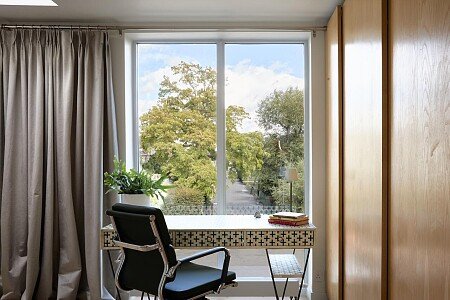 Location Creation:Chiswick Dock:office