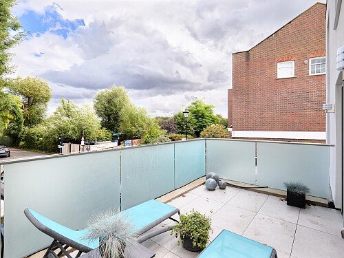 Location Creation:Chiswick Dock:terrace