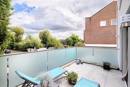 Location Creation:Chiswick Dock:terrace