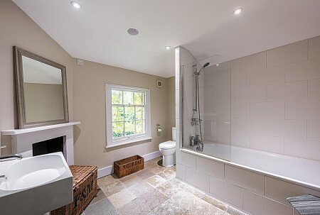 Location Creation: The Walled Garden:Bathroom 1