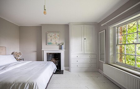 Location Creation: The Walled Garden:Bedroom 1