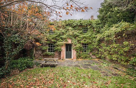 Location Creation: The Walled Garden:Cottage