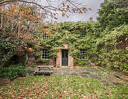 Location Creation: The Walled Garden:Cottage
