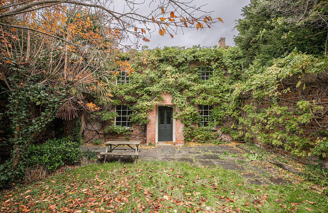 Location Creation: The Walled Garden:Cottage