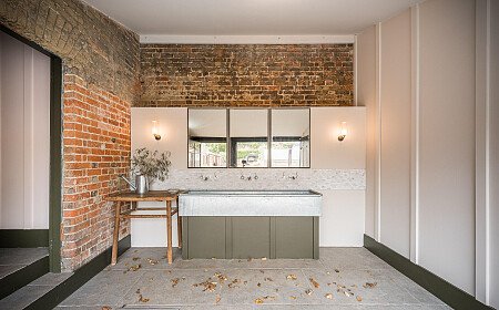 Location Creation: The Walled Garden:loos 3