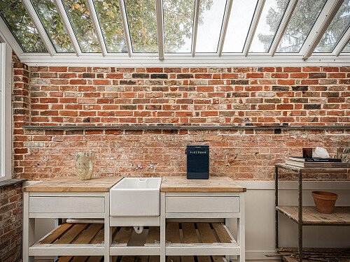 Location Creation: The Walled Garden:The Glass House 3