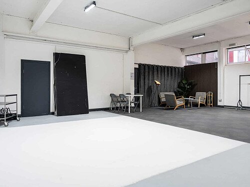 69dropsstudios_photography_studio_hire_london-4-1-scaled (1)