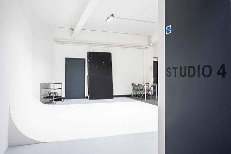 69dropsstudios_photography_studio_hire_london-6-1-scaled (1)