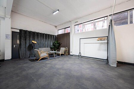 69dropsstudios_photography_studio_hire_london-8-1-scaled (1)