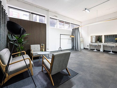 69dropsstudios_photography_studio_hire_london-17-scaled (1)