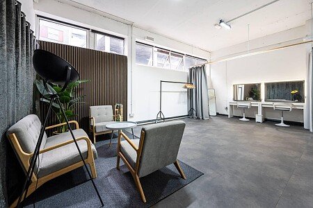 69dropsstudios_photography_studio_hire_london-17-scaled (1)