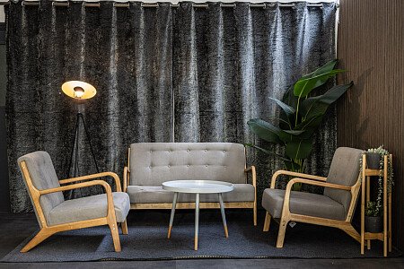 photography-studio-hire-London-69_drops_studios-0874-scaled (2)