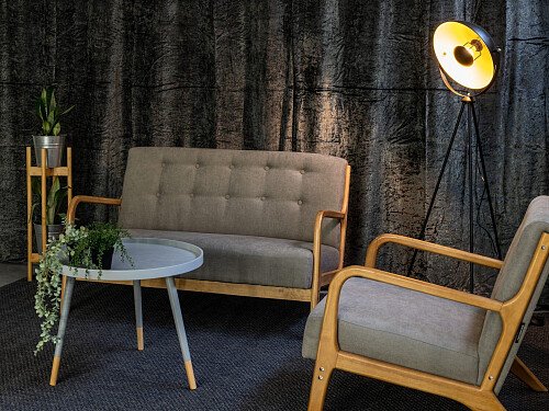 photography-studio-hire-London-69_drops_studios-0880-scaled (1)