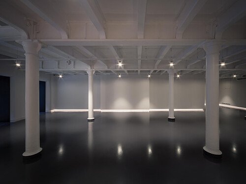 Gallery floor - blank canvas 6