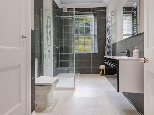 30418at638605404650000000