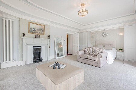 30425at638605405170000000