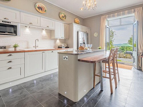 30429at638605403560000000