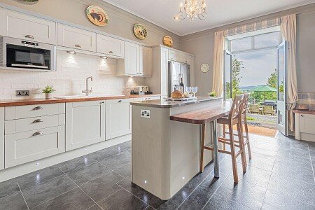 30429at638605403560000000