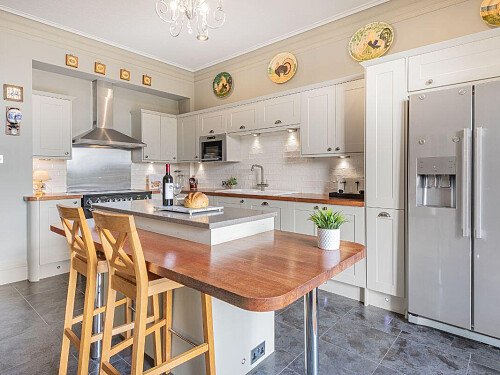 30430at638605403530000000