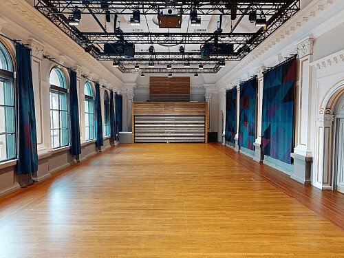 Lantern-Hall-no-seats