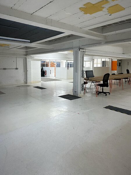 office location empty-04