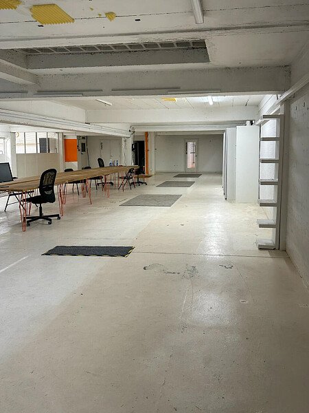 office location empty-06