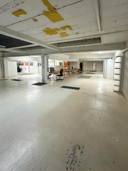 office location empty-09