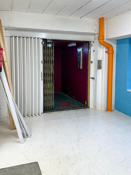 office location empty-11