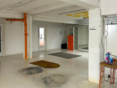 office location empty-16