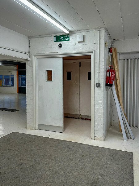 office location empty-15