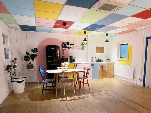 klatch-studio1-greenroom-5