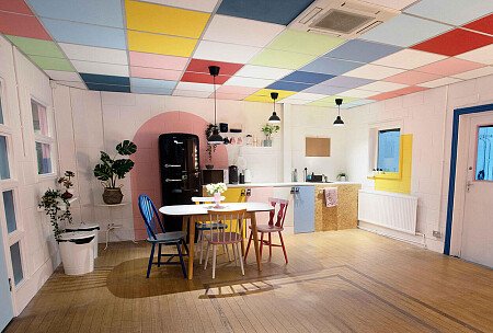 klatch-studio1-greenroom-5