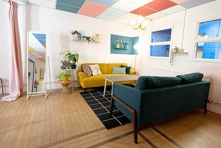 klatch-studio1-greenroom-1