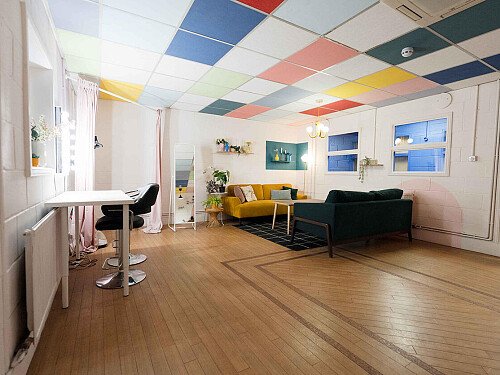 klatch-studio1-greenroom-2