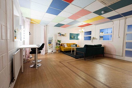 klatch-studio1-greenroom-2