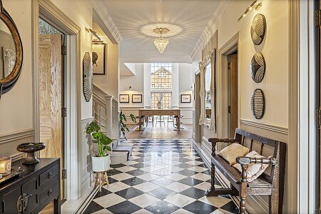 New Church Road, 77-043